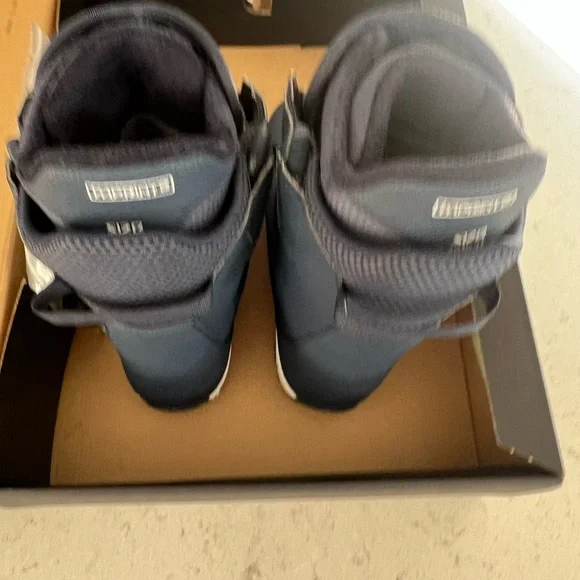 Burton Navy Snowboarding Boots - Picture 5 of 8